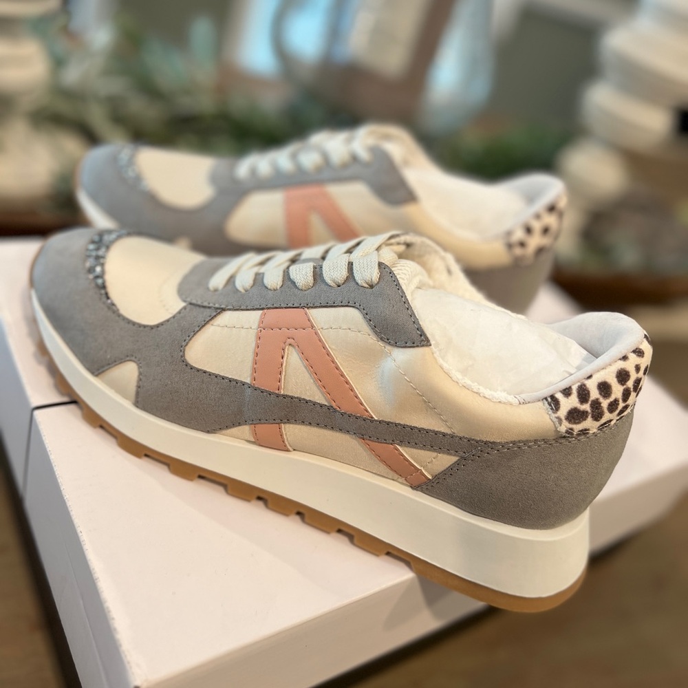 Dolce Vita Muzio Sneakers Size 7.5